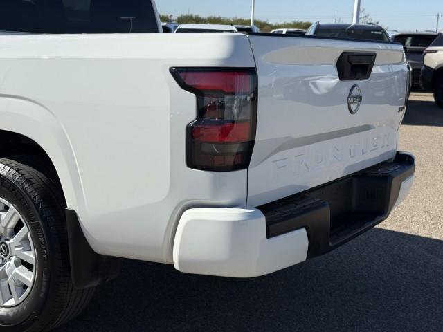Used 2022 Nissan Frontier SV image 14