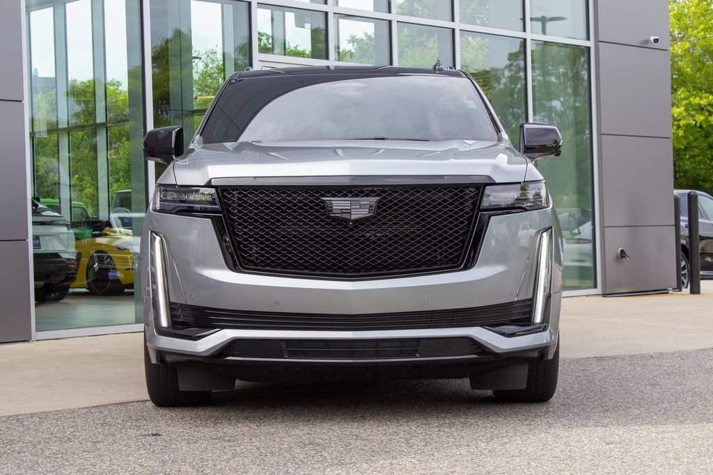 Used 2024 Cadillac Escalade Sport Platinum w/ LPO, ONYX Package AWD/4WD image 2