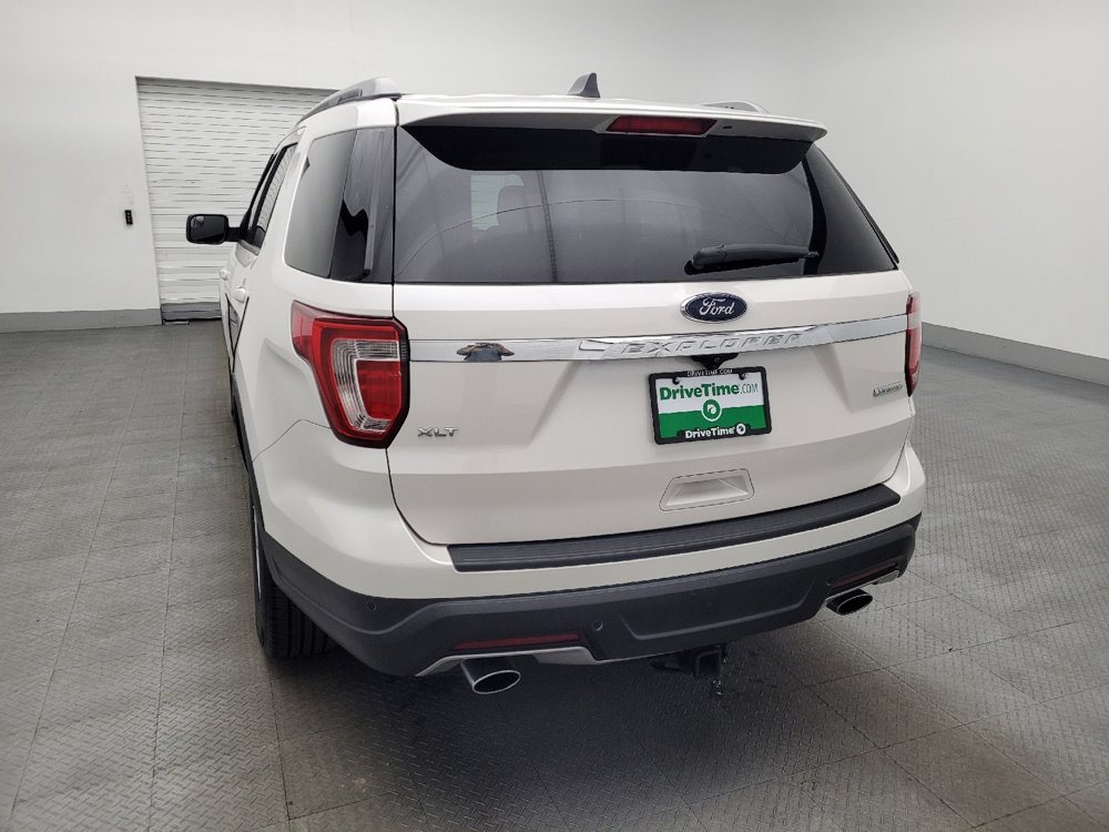 Used 2018 Ford Explorer XLT image 6