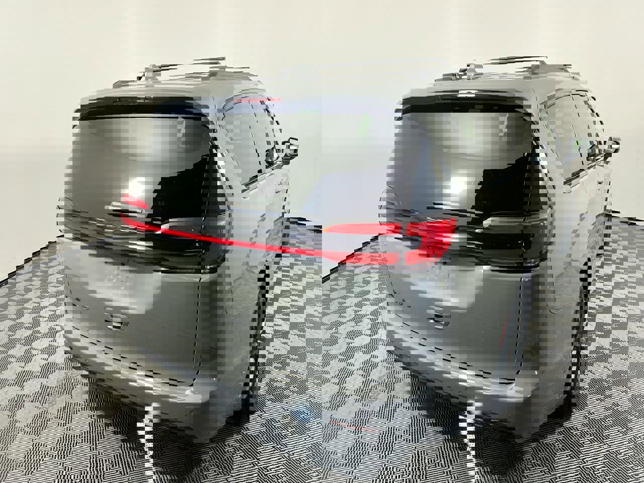 Used 2021 Chrysler Pacifica Touring-L w/ S Appearance Package image 3