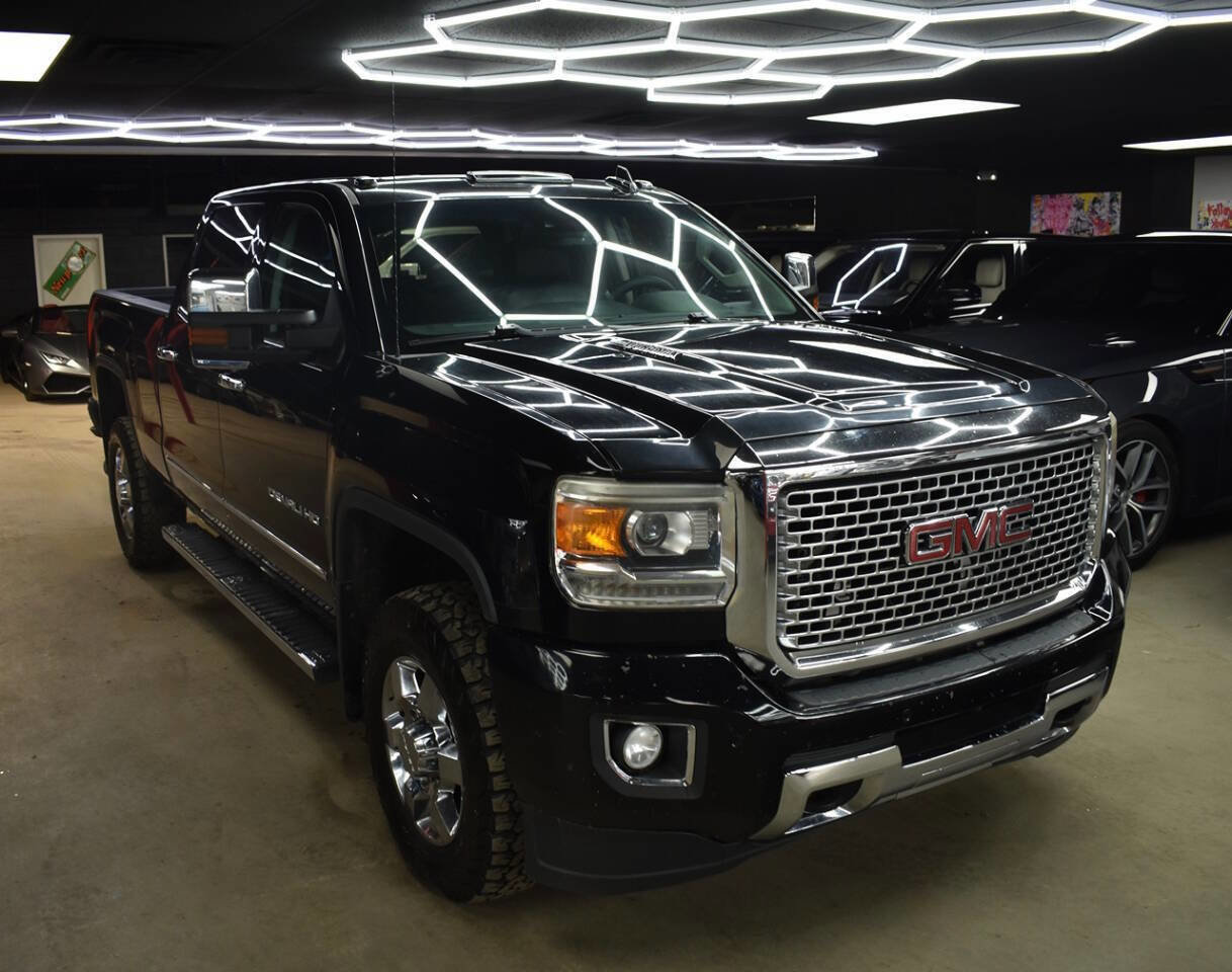Used 2015 GMC Sierra 3500 Denali w/ Duramax Plus Package image 3