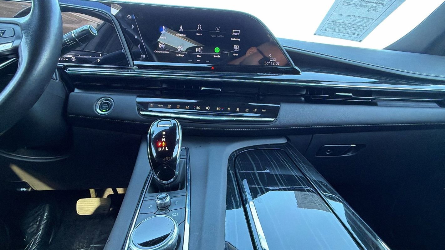 Used 2024 Cadillac Escalade ESV Sport w/ Touring Package image 24