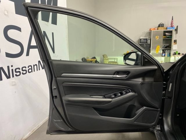 Certified 2023 Nissan Altima 2.5 SV w/ SV Premium Package AWD/4WD image 9