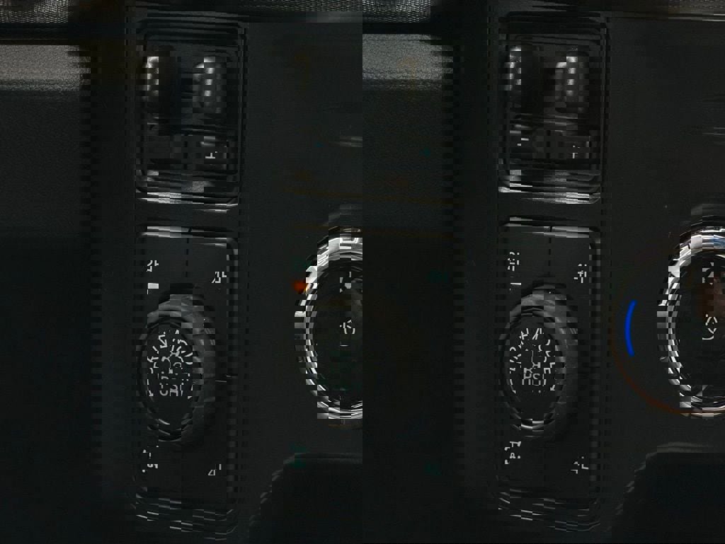 New 2026 Ford F250 Platinum w/ Tremor Off-Road Package image 38