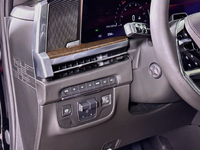 Used 2025 Cadillac Escalade ESV Sport Platinum AWD/4WD image 10
