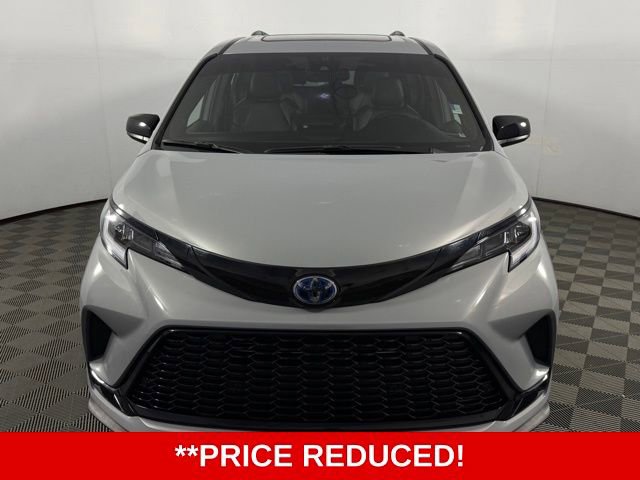 Used 2025 Toyota Sienna XSE w/ XSE Plus Package video 2