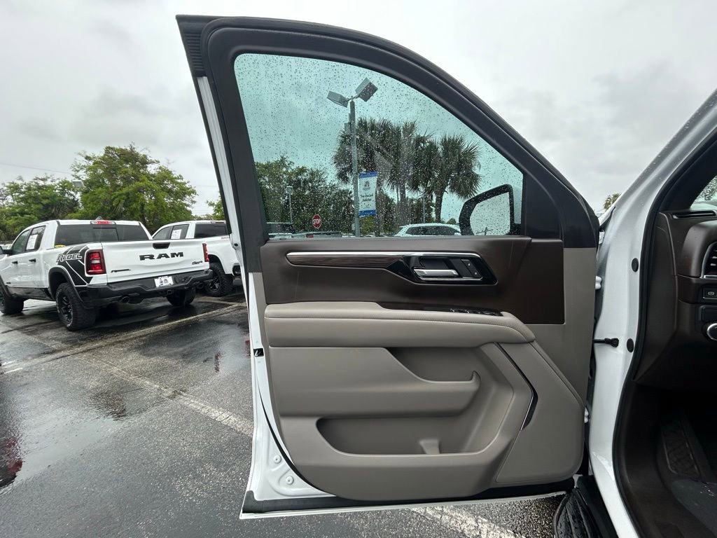 Used 2025 Chevrolet Tahoe LS image 28