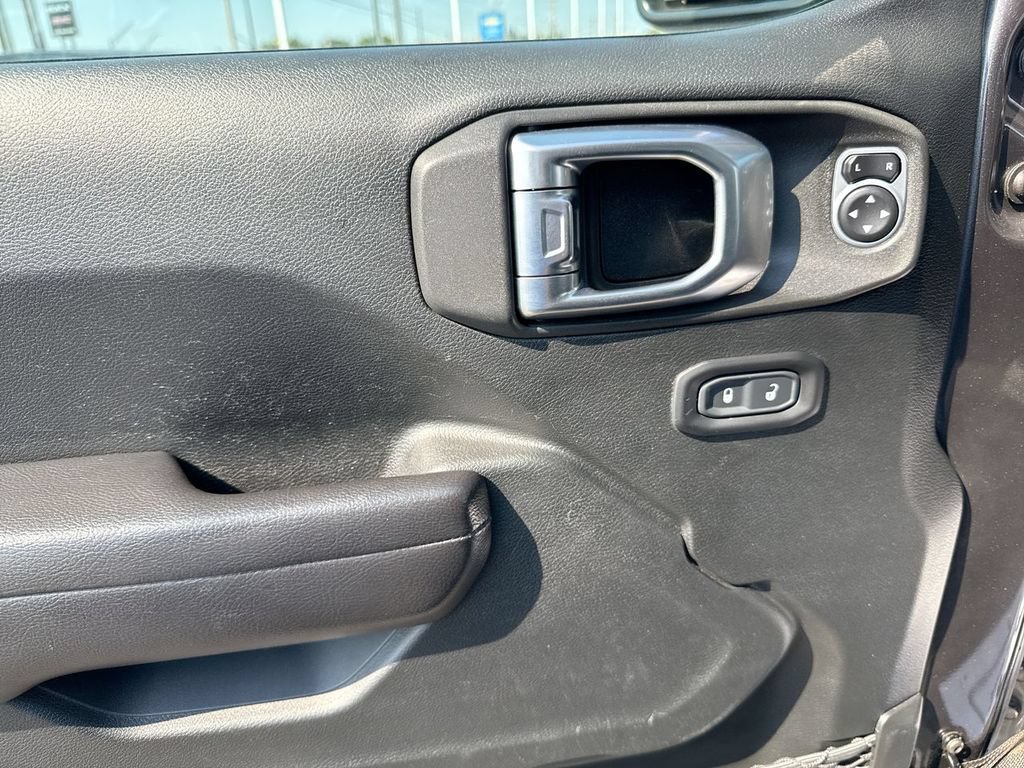 Used 2020 Jeep Gladiator Sport w/ Quick Order Package 24S AWD/4WD image 13