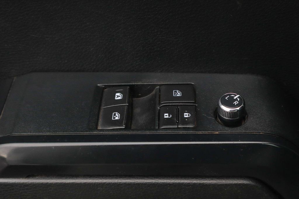 Used 2016 Toyota Tacoma SR image 15