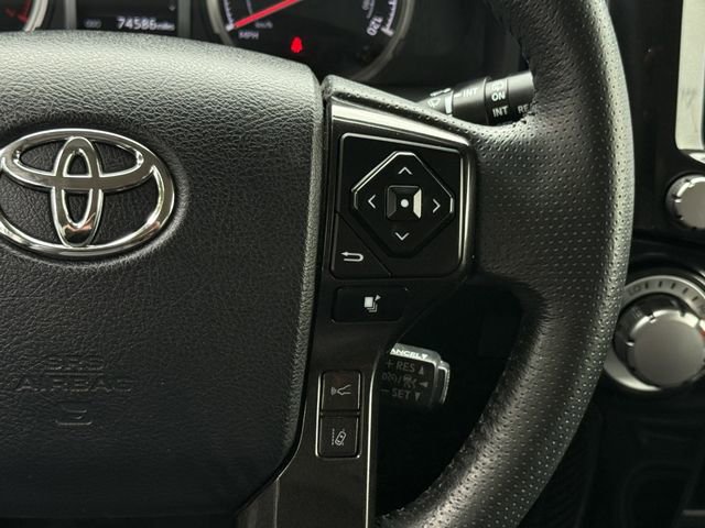 Used 2020 Toyota 4Runner TRD Off-Road Premium AWD/4WD image 15