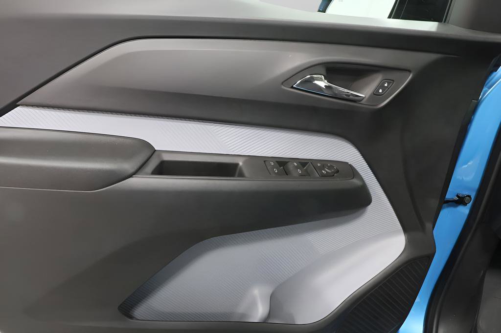 New 2027 Chevrolet Bolt RS w/ Technology Package FWD image 23