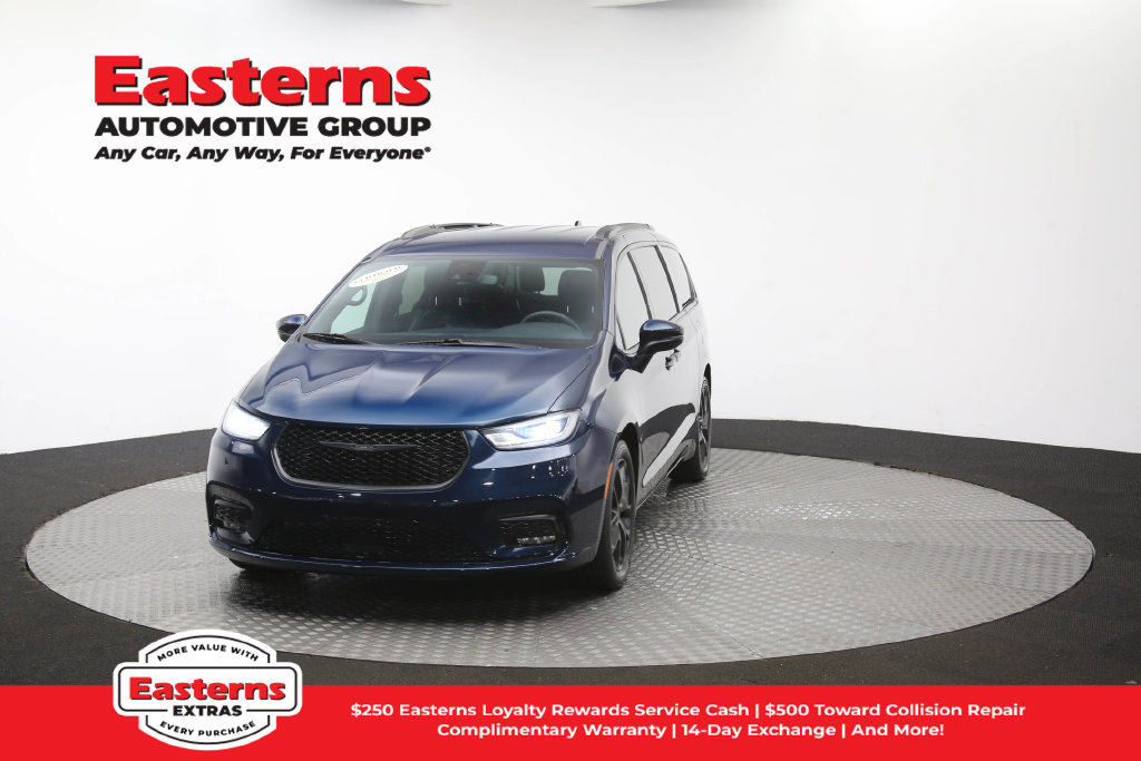 Used 2023 Chrysler Pacifica Touring-L w/ S Appearance Package FWD image 56
