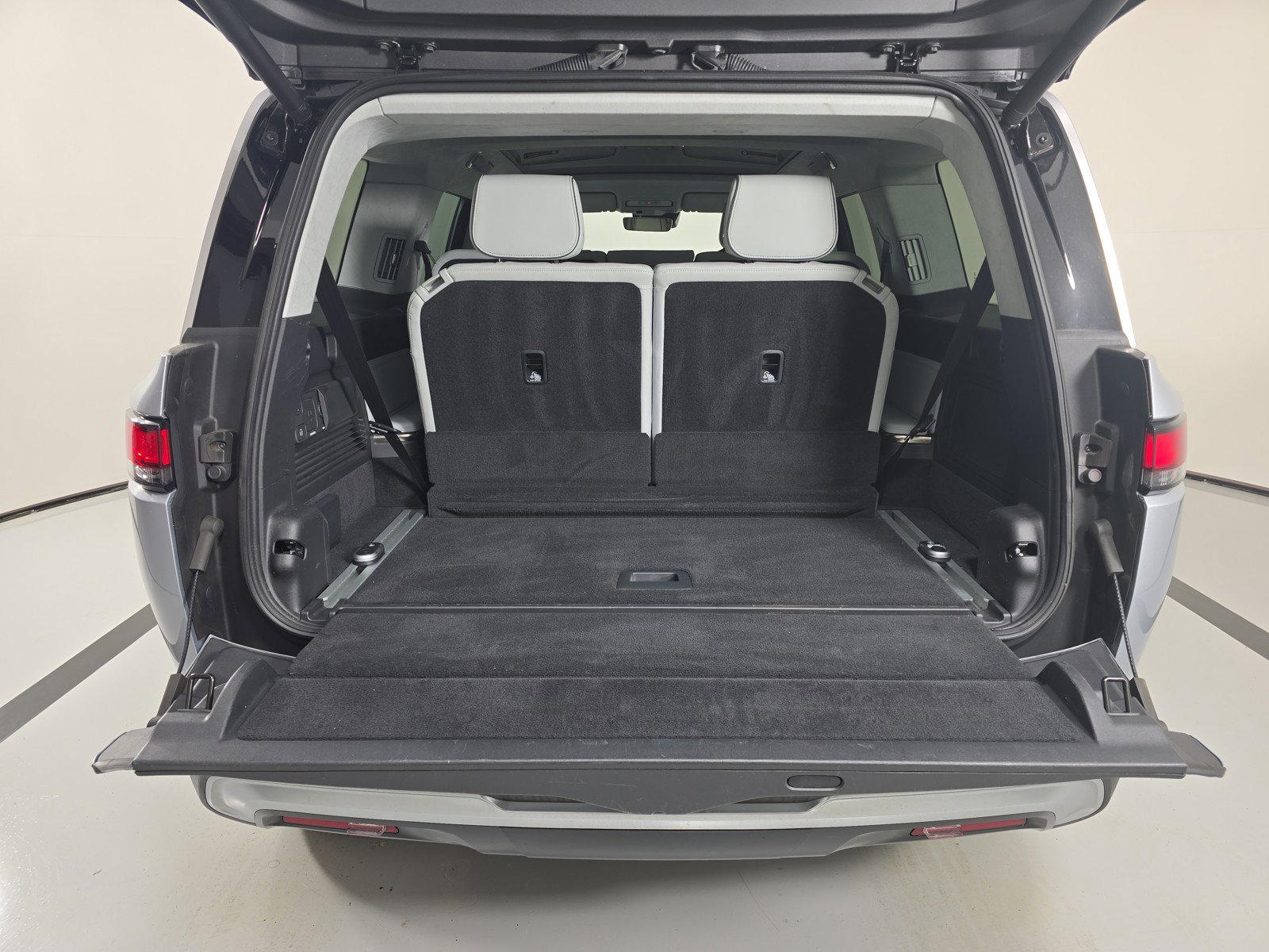 Used 2023 Rivian R1S Launch Edition image 15