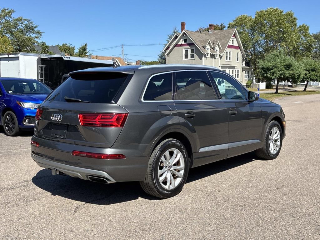 Used 2019 Audi Q7 2.0T Premium AWD/4WD image 7