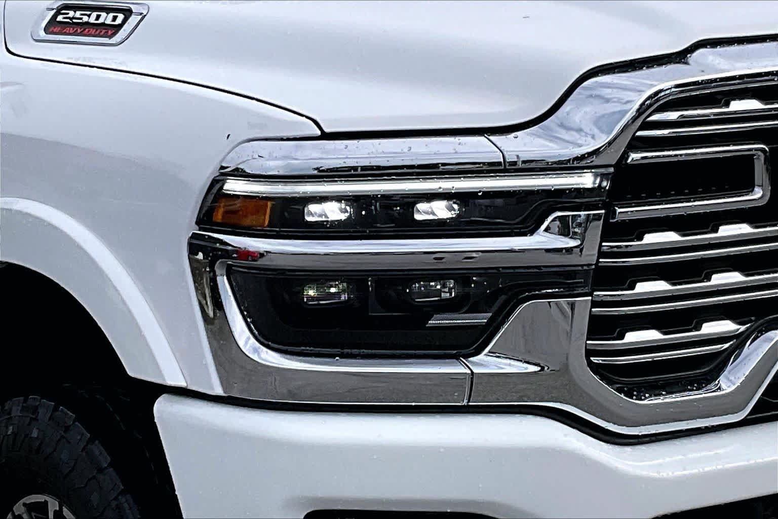 Used 2025 RAM 2500 Limited AWD/4WD image 24