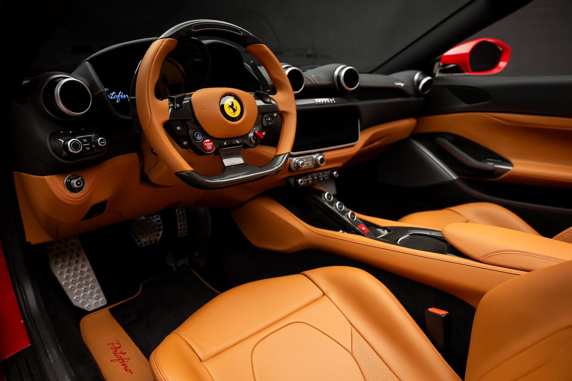 Used 2019 Ferrari Portofino RWD image 2
