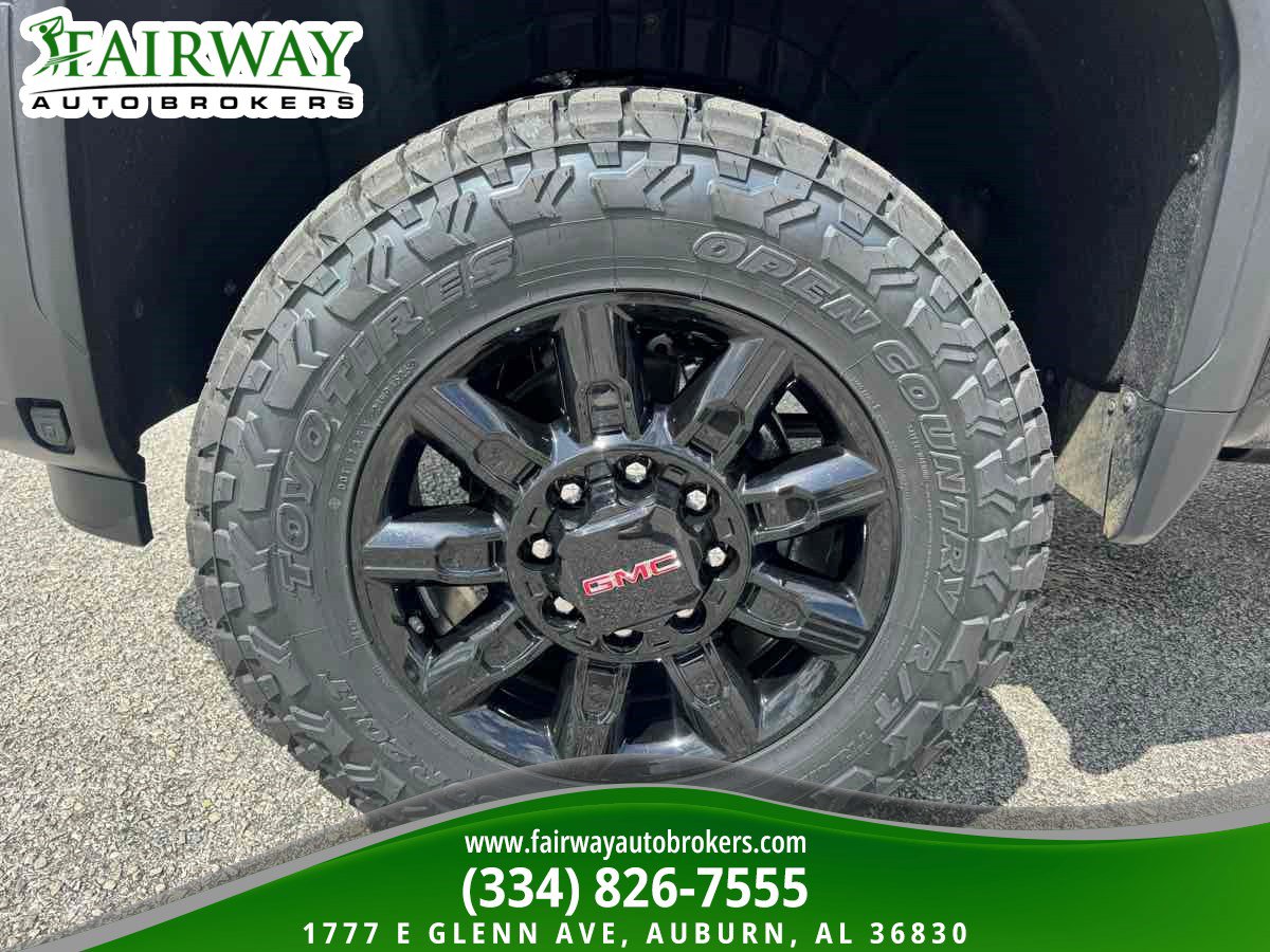 Used 2025 GMC Sierra 2500 AT4 w/ Technology Package image 32