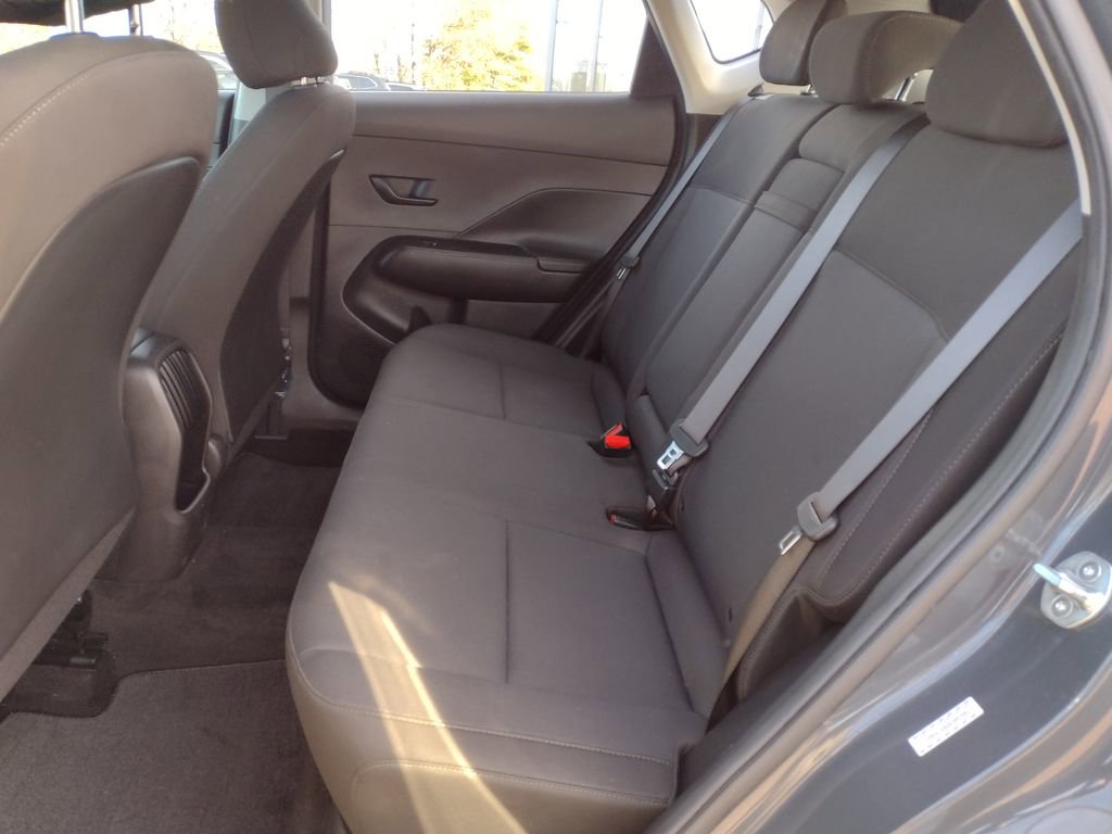 Used 2024 Hyundai Kona SE image 16