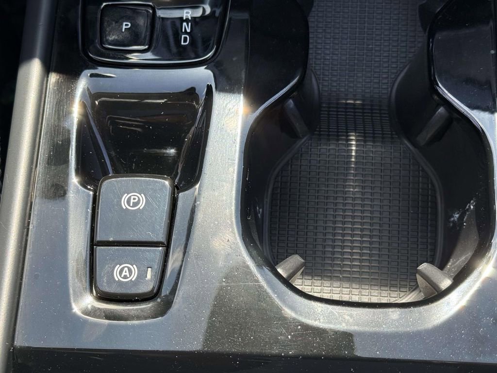 Used 2024 Volvo XC40 B5 Plus w/ Climate Package AWD/4WD image 22