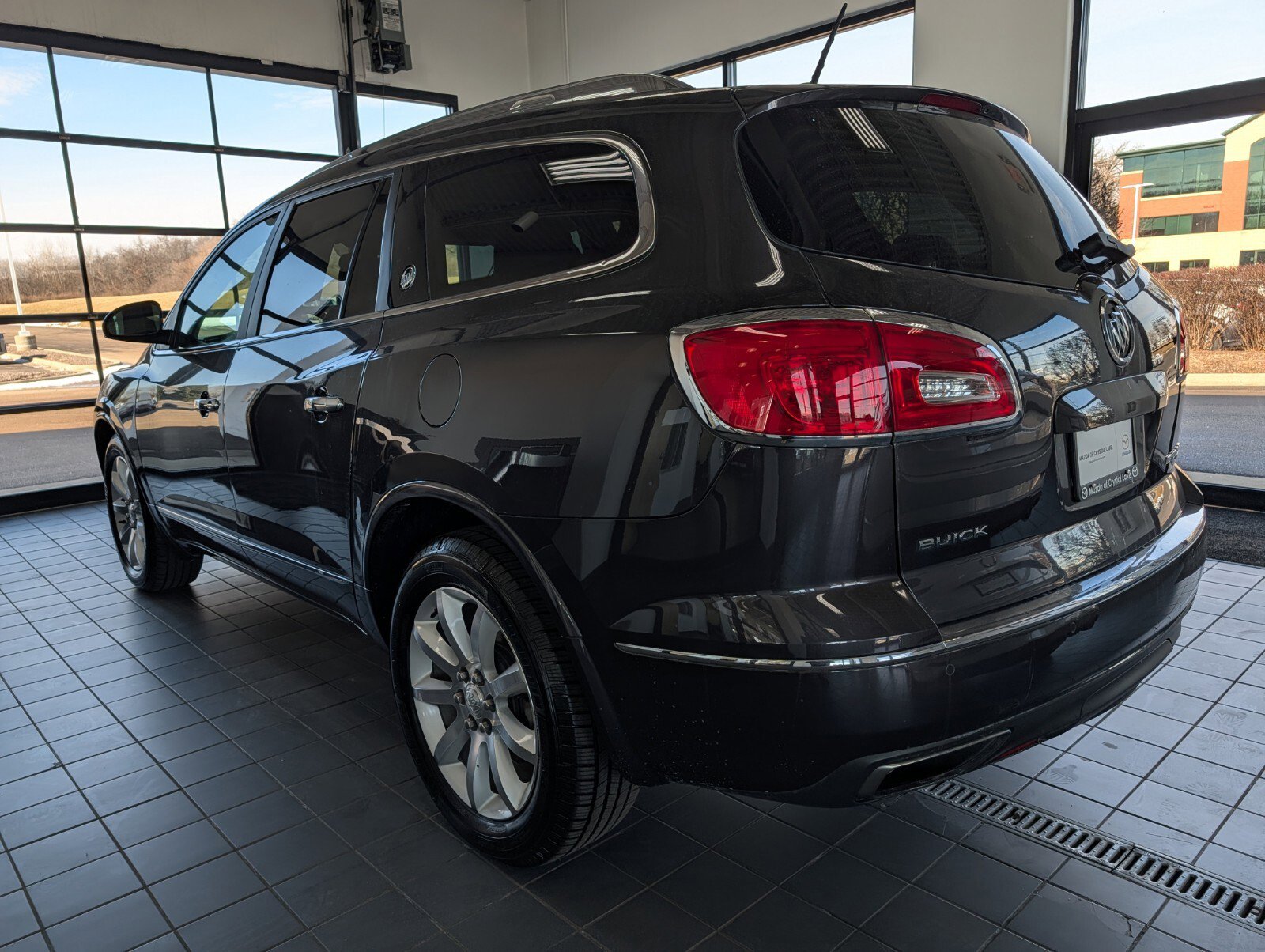Used 2016 Buick Enclave Premium w/ Experience Buick Package image 4
