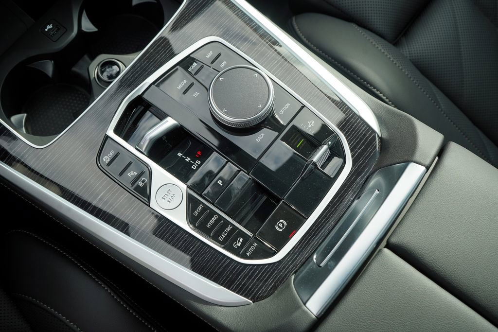 New 2026 BMW X5 xDrive50e w/ M Sport Package image 19