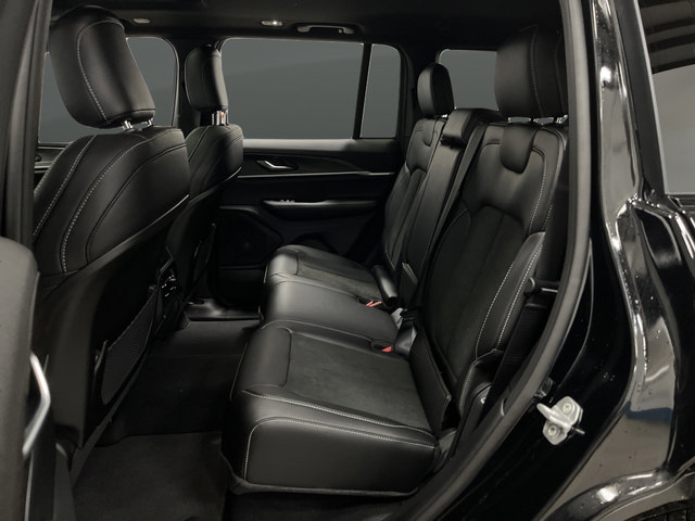 New 2026 Jeep Grand Cherokee Altitude AWD/4WD image 29