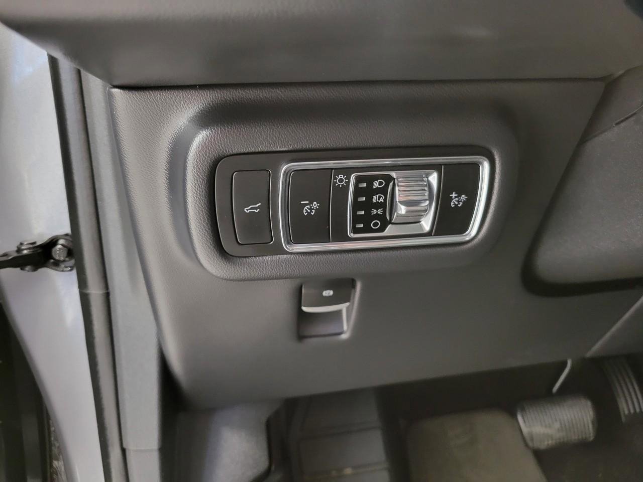 Used 2025 Lincoln Nautilus Premier w/ Equipment Group 102A AWD/4WD image 10