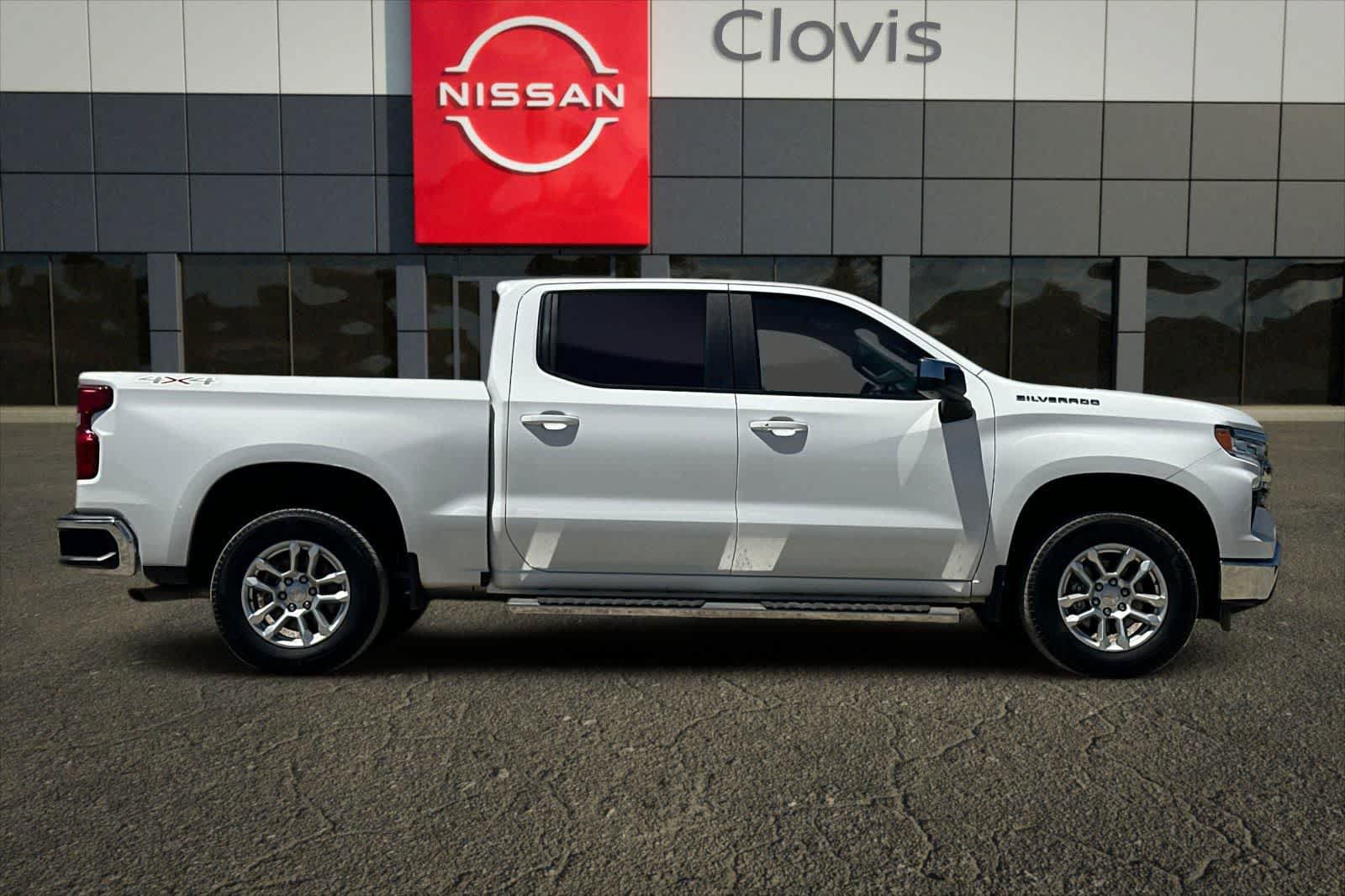Used 2025 Chevrolet Silverado 1500 LT AWD/4WD image 9