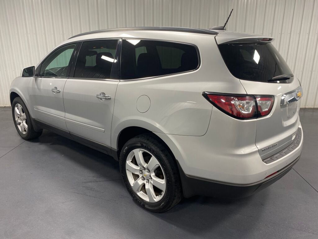 Used 2017 Chevrolet Traverse LT w/ Style and Technology Package image 19