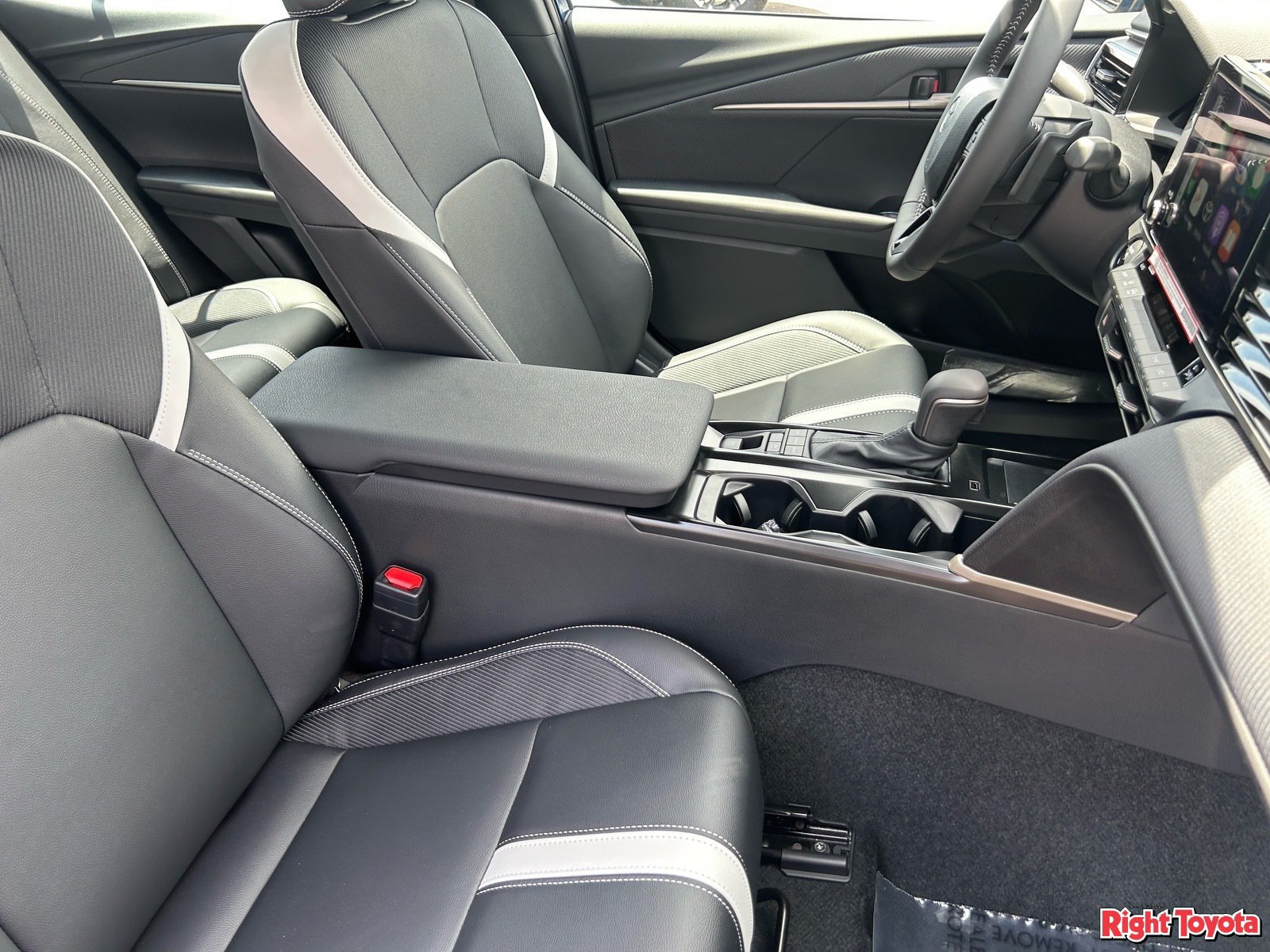 New 2026 Toyota Camry SE FWD image 12