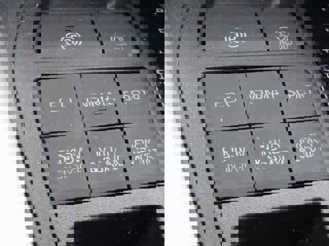 Used 2019 Toyota RAV4 LE image 13