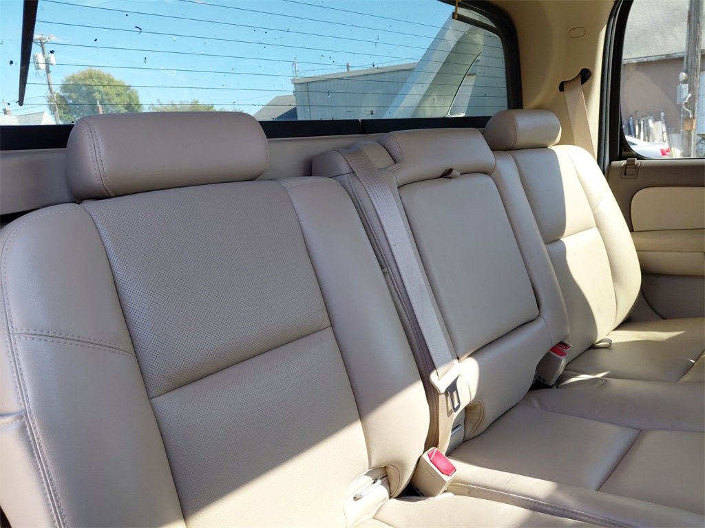 Used 2012 Chevrolet Avalanche LTZ image 19