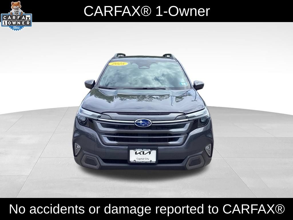 Used 2025 Subaru Forester Limited AWD/4WD image 2