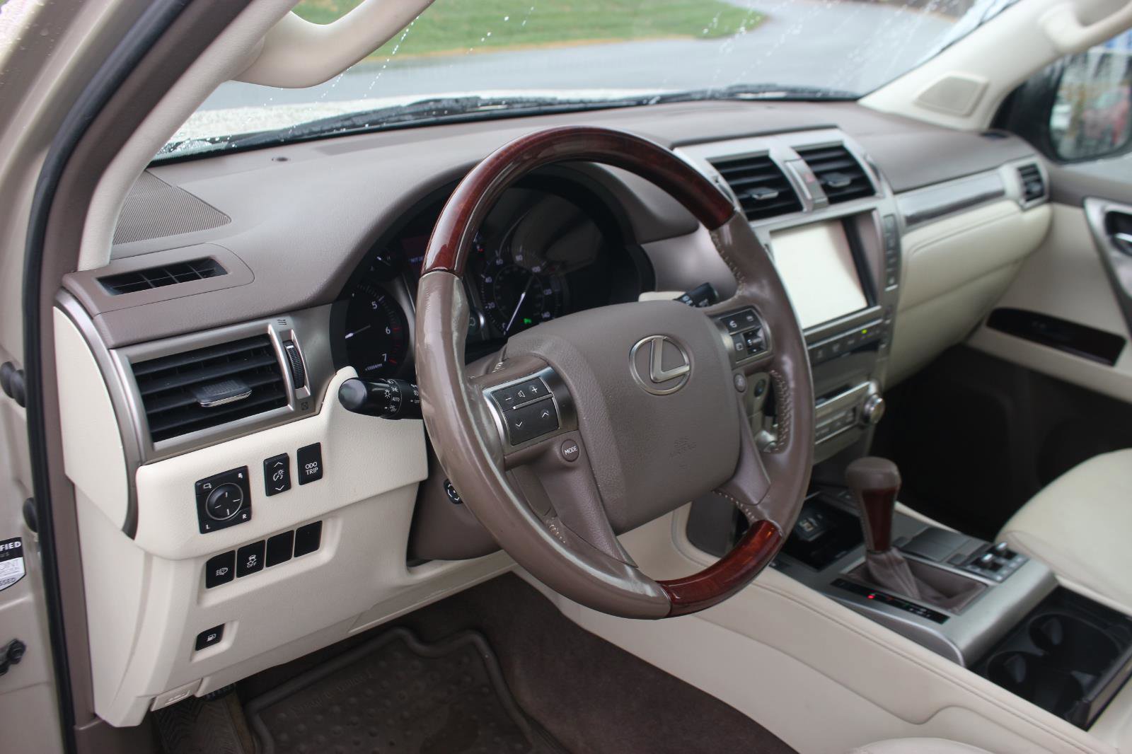 Used 2016 Lexus GX 460 image 16