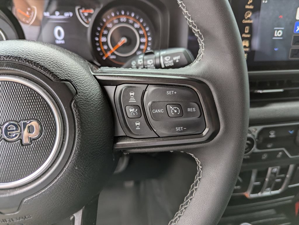 Used 2025 Jeep Wrangler Unlimited Sport AWD/4WD image 17