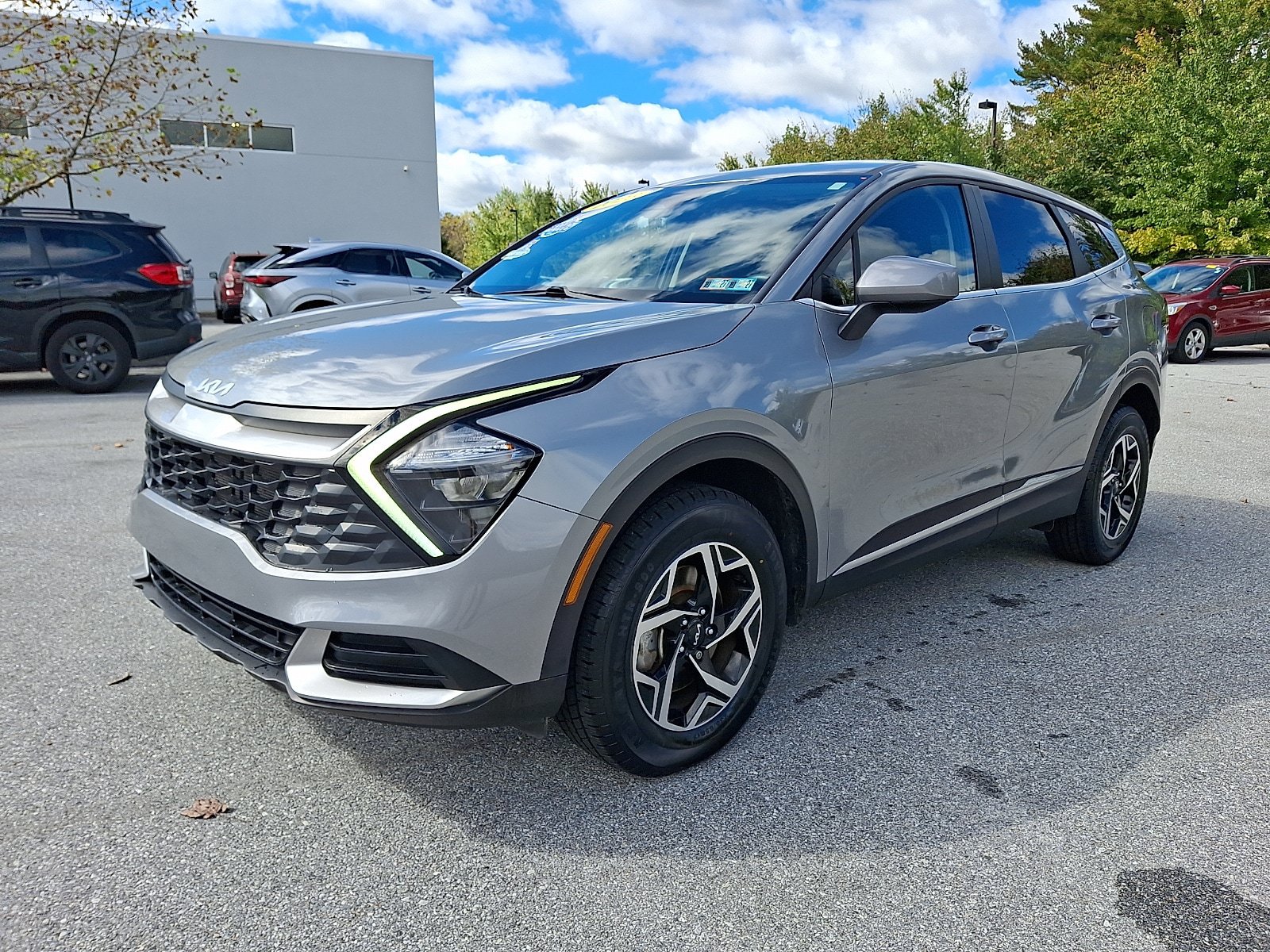 Used 2023 Kia Sportage LX AWD/4WD image 3