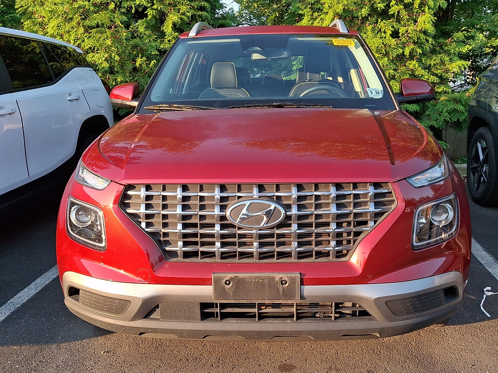 Used 2023 Hyundai Venue Limited w/ Cargo Package FWD image 3