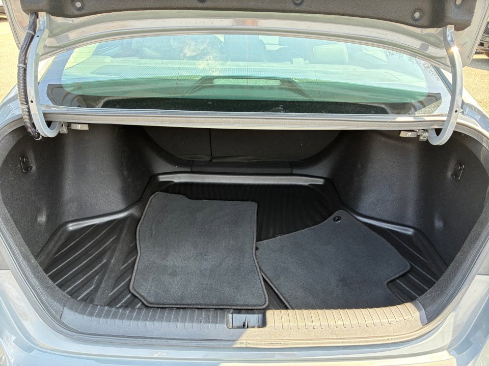 Used 2023 Honda Accord EX-L image 19