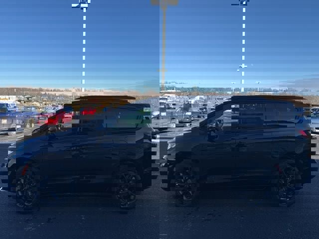 New 2026 Chrysler Pacifica Select w/ S Appearance Package image 2