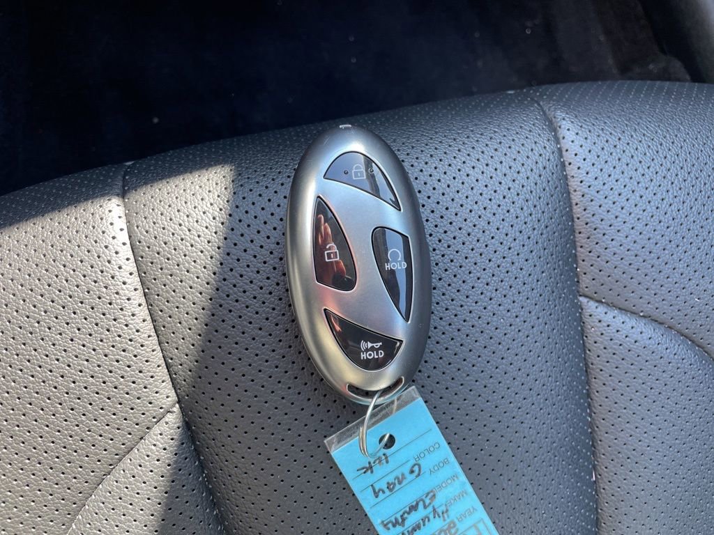 Used 2025 Hyundai Elantra Limited image 25