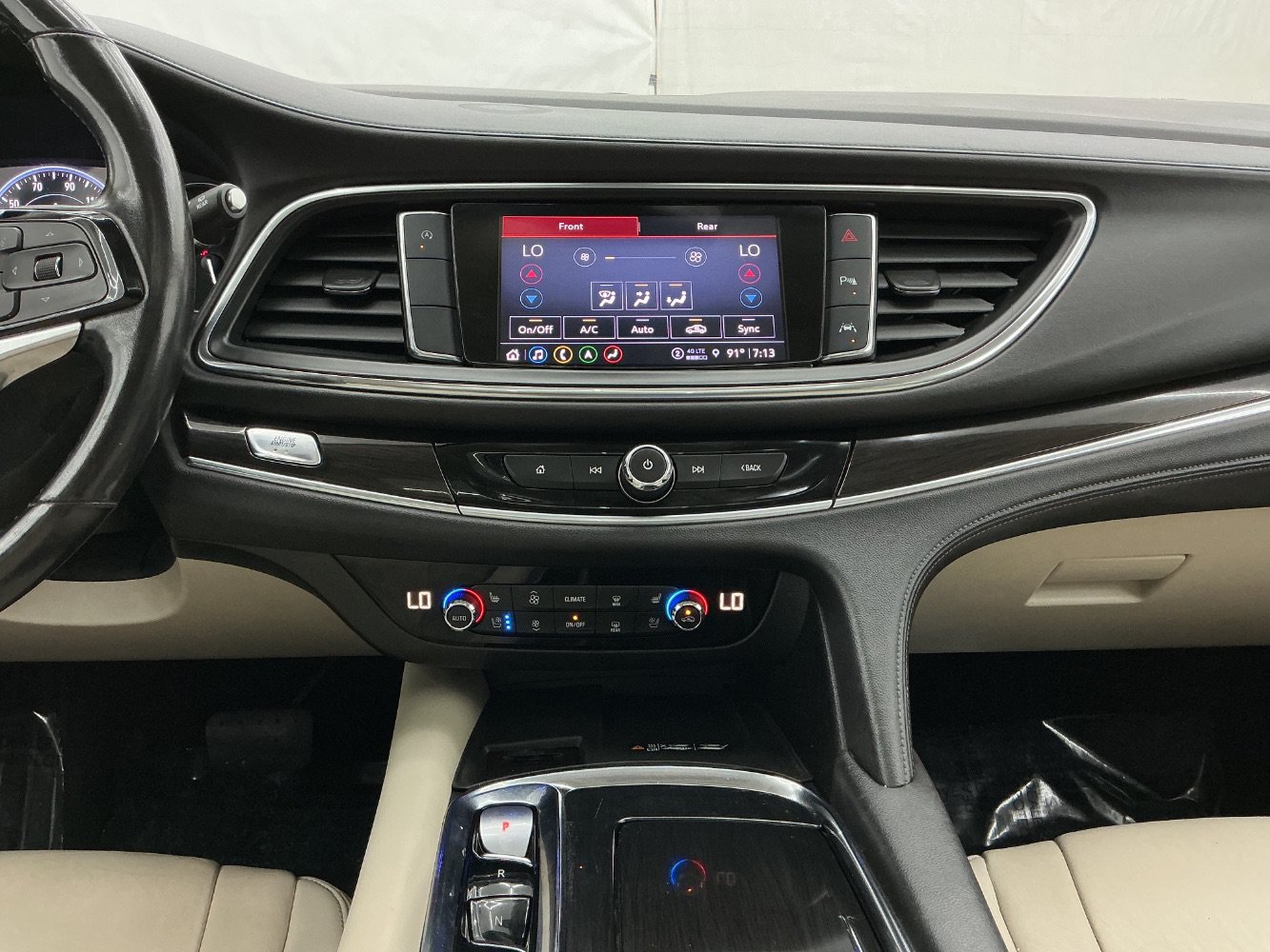 Used 2022 Buick Enclave Premium w/ Experience Buick Package FWD image 31