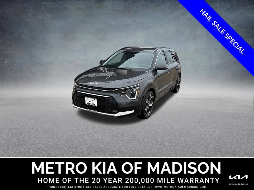 Used 2025 Kia Niro EX Touring FWD image 1