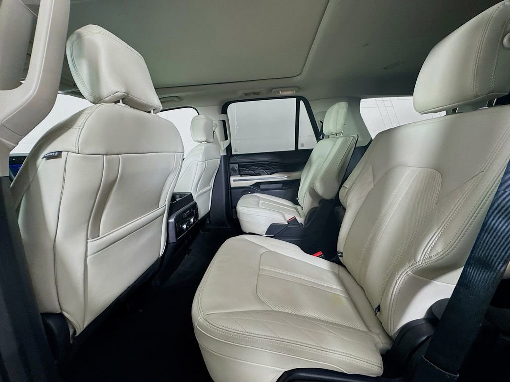 Used 2020 Ford Expedition Platinum image 28