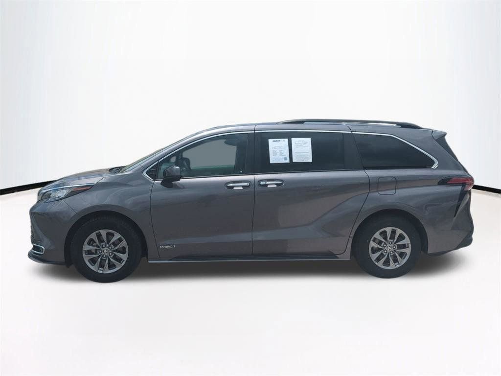 Used 2021 Toyota Sienna XLE FWD image 8
