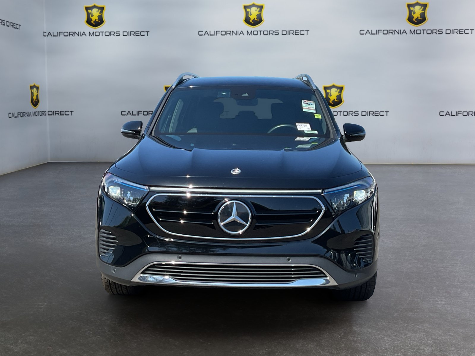 Used 2023 Mercedes-Benz EQB 300 4MATIC image 2
