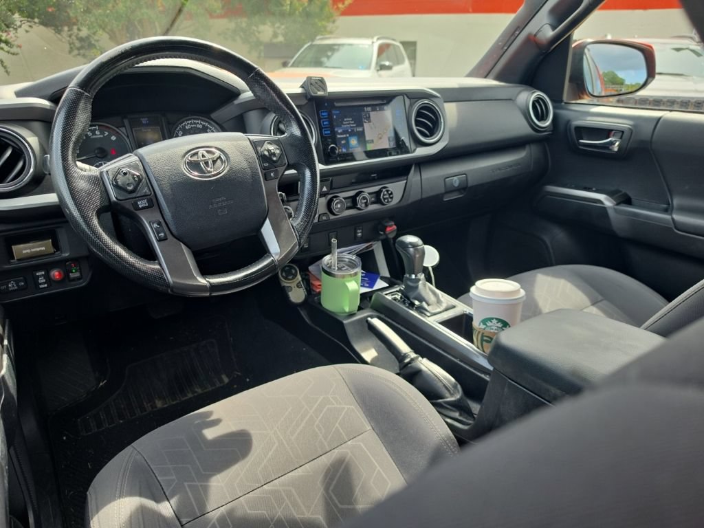 Used 2016 Toyota Tacoma TRD Sport w/ Towing Package AWD/4WD image 21