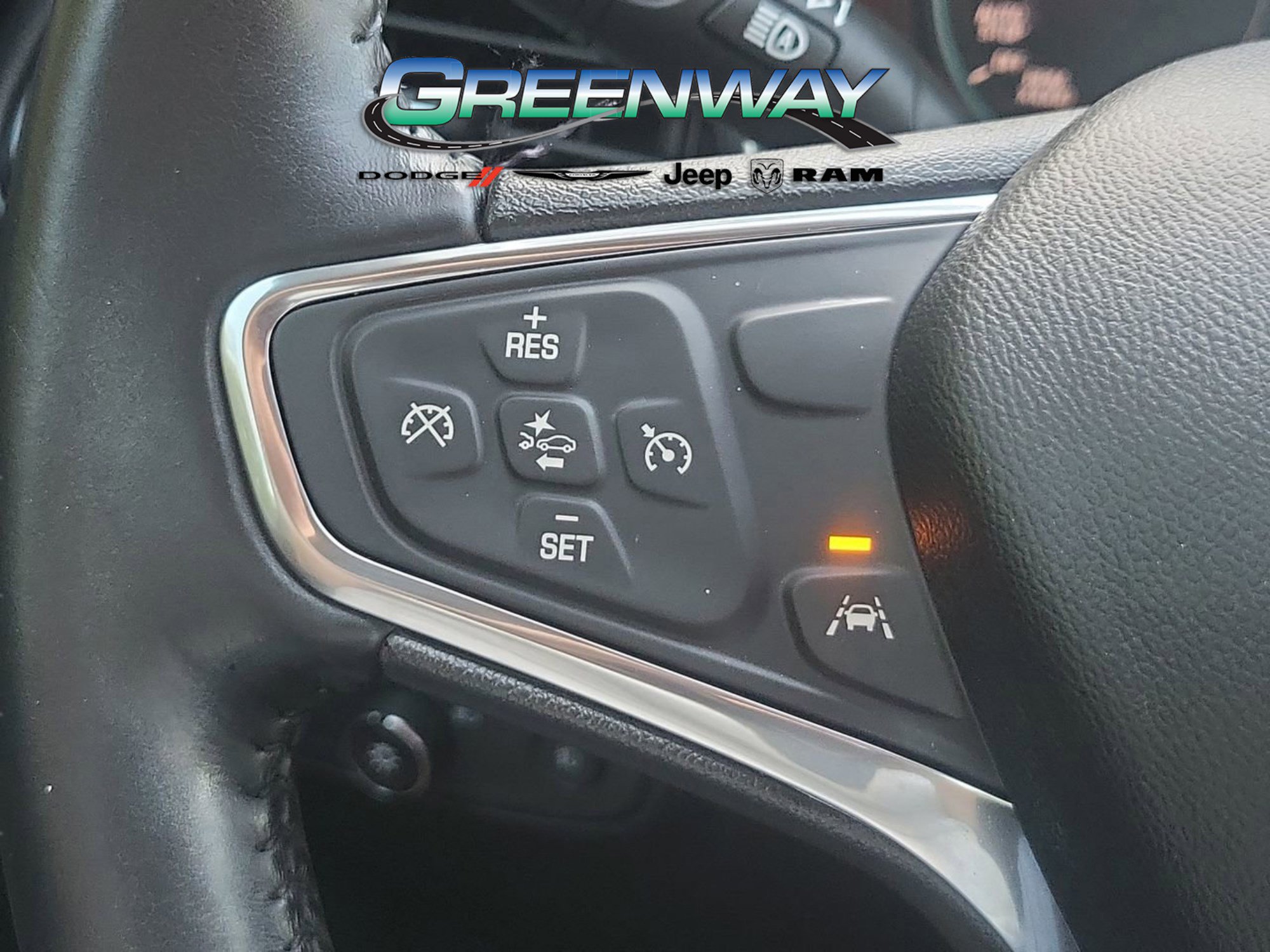 Used 2021 Chevrolet Equinox Premier w/ Redline Edition image 17