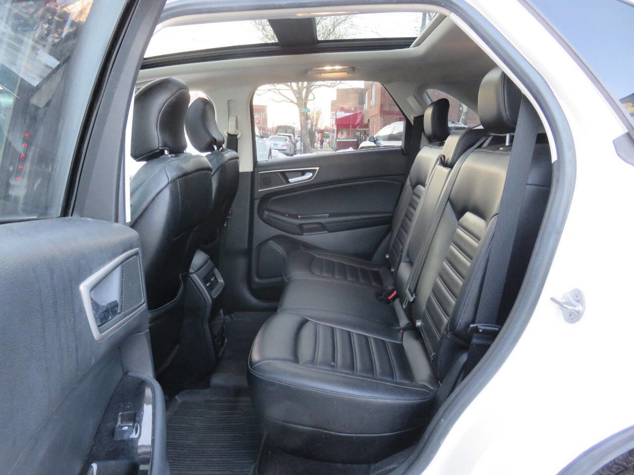Used 2019 Ford Edge SEL w/ Equipment Group 201A image 19