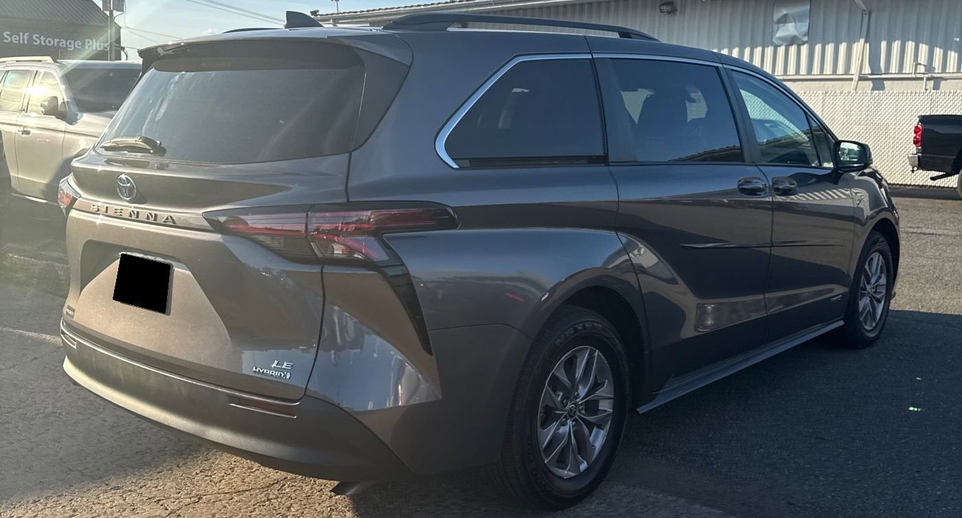Used 2021 Toyota Sienna LE FWD image 7