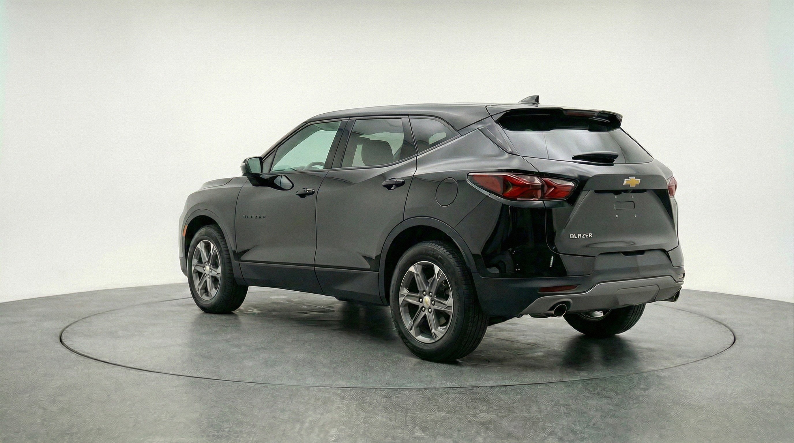 Used 2025 Chevrolet Blazer LT image 6